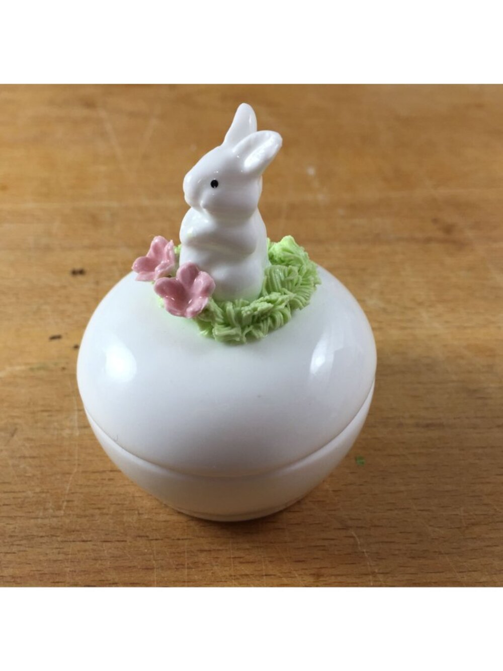 Bunny Rabbit Dish Trinket Box Bone China Dresser Jewelry Ring Dish - Picture 7 of 7